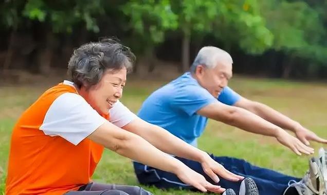 坐姿固定太, 举哑铃