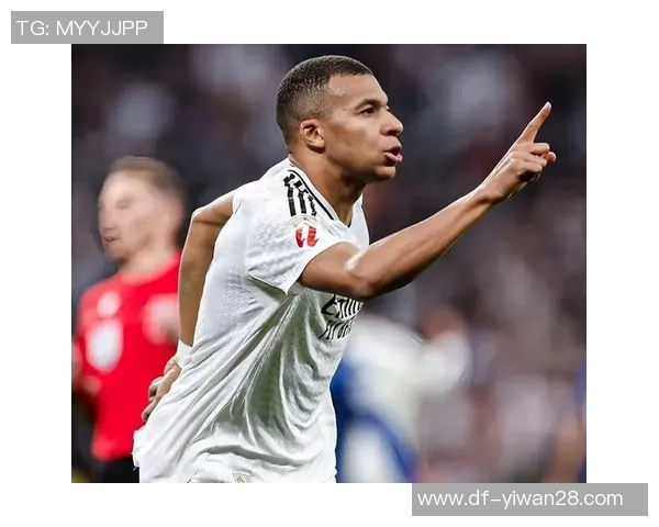 皇马盯上德甲左后卫！转会费高达7000万 两大废柴面对归队